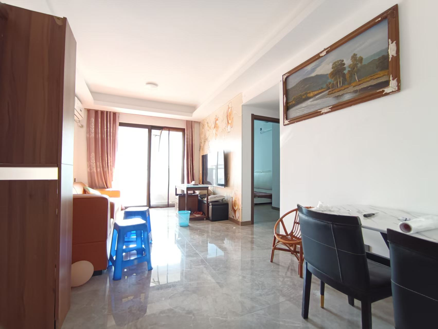 万悦花园 三房出租 家具家电 齐全出租